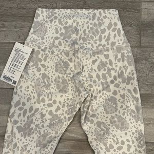 Lululemon Align pants 25” size 6